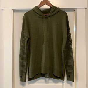 Stitches &Stripes Antara Crochet Sleeve Hooded Olive Pullover Women’s M, NWT